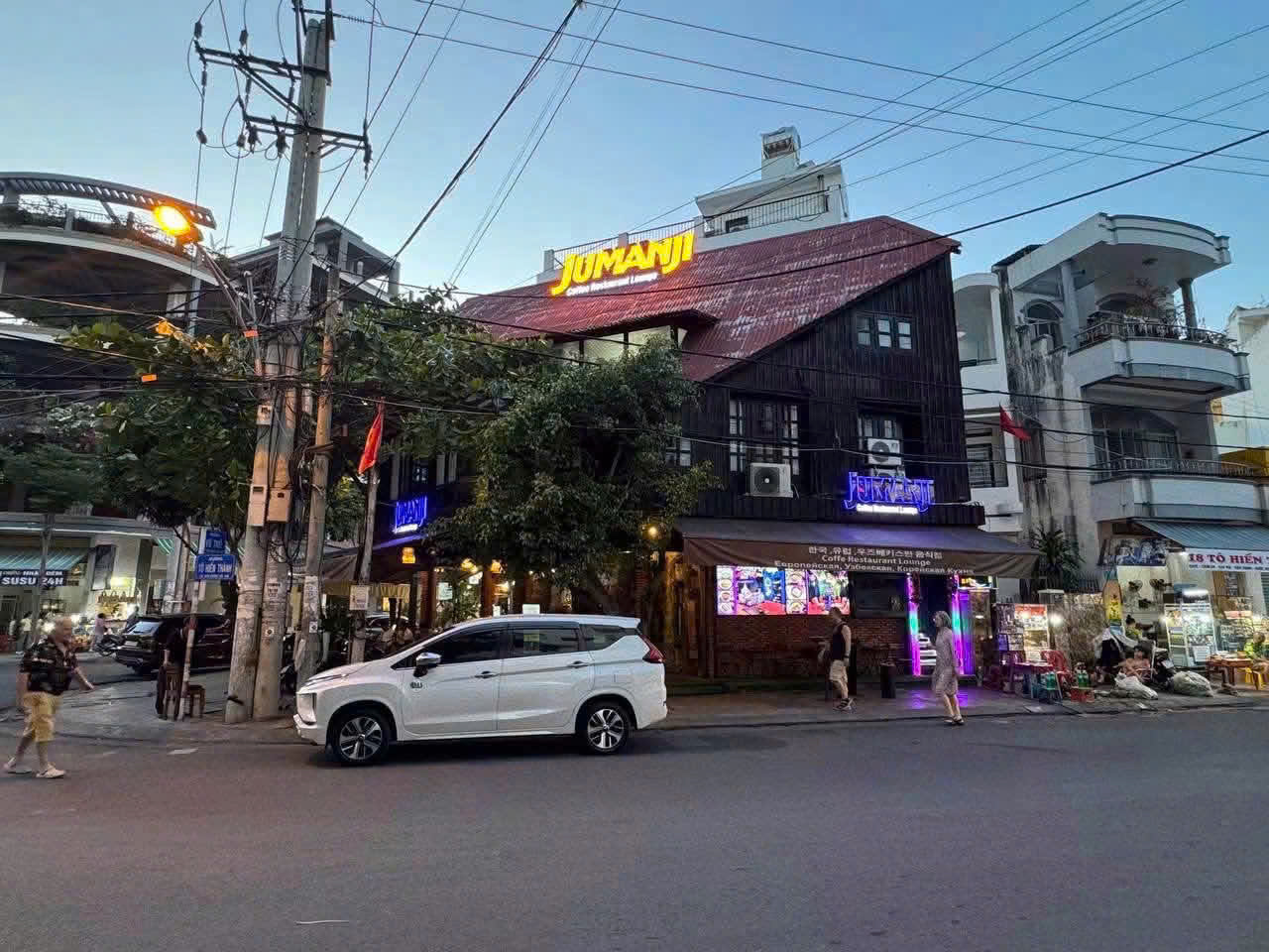 SANG NHƯỢNG NH&Agrave; H&Agrave;NG L&Ocirc; G&Oacute;C 2 MẶT TIỀN TRUNG T&Acirc;M PHỐ NGA H&Agrave;N NHA TRANG &ndash; KẾT CẤU 3 TẦNG DIỆN T&Iacute;CH 94M&sup2; GI&Aacute; SANG 3.2 TỶ Đ&Atilde; GỒM CỌC