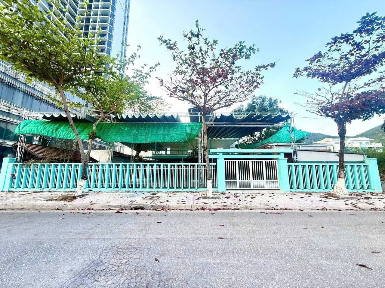 CHO THU&Ecirc; MẶT BẰNG RI&Ecirc;NG BIỆT KHỦNG 1300M&sup2; PH&Iacute;A BẮC NHA TRANG &ndash; GẦN BẾN DU THUYỀN QUỐC TẾ V&Agrave; RESORT CAO CẤP HƯỚNG Đ&Ocirc;NG NAM GI&Aacute; 35 TRIỆU