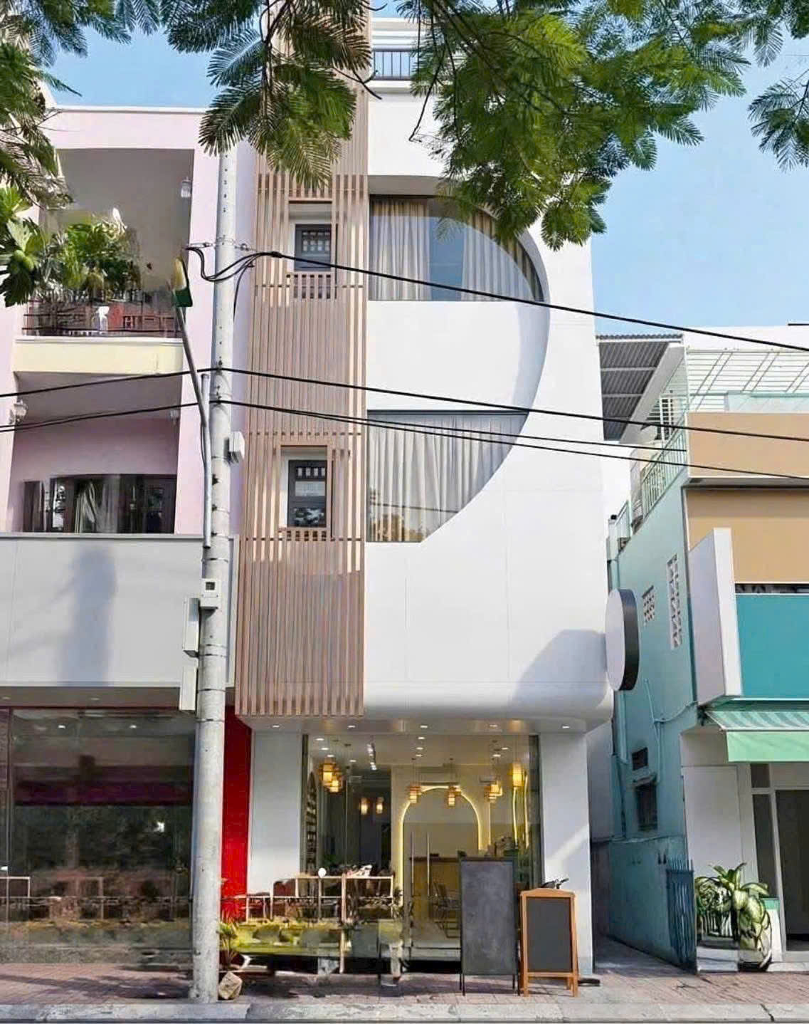 CHO THU&Ecirc; T&Ograve;A NH&Agrave; SPA BEAUTY CLINIC 4 TẦNG MẶT TIỀN BẠCH ĐẰNG NHA TRANG &ndash; KHU PHỐ DU LỊCH H&Agrave;N QUỐC SẦM UẤT &ndash; DECOR SẴN V&Agrave;O KINH DOANH NGAY GI&Aacute; 50 TRIỆU