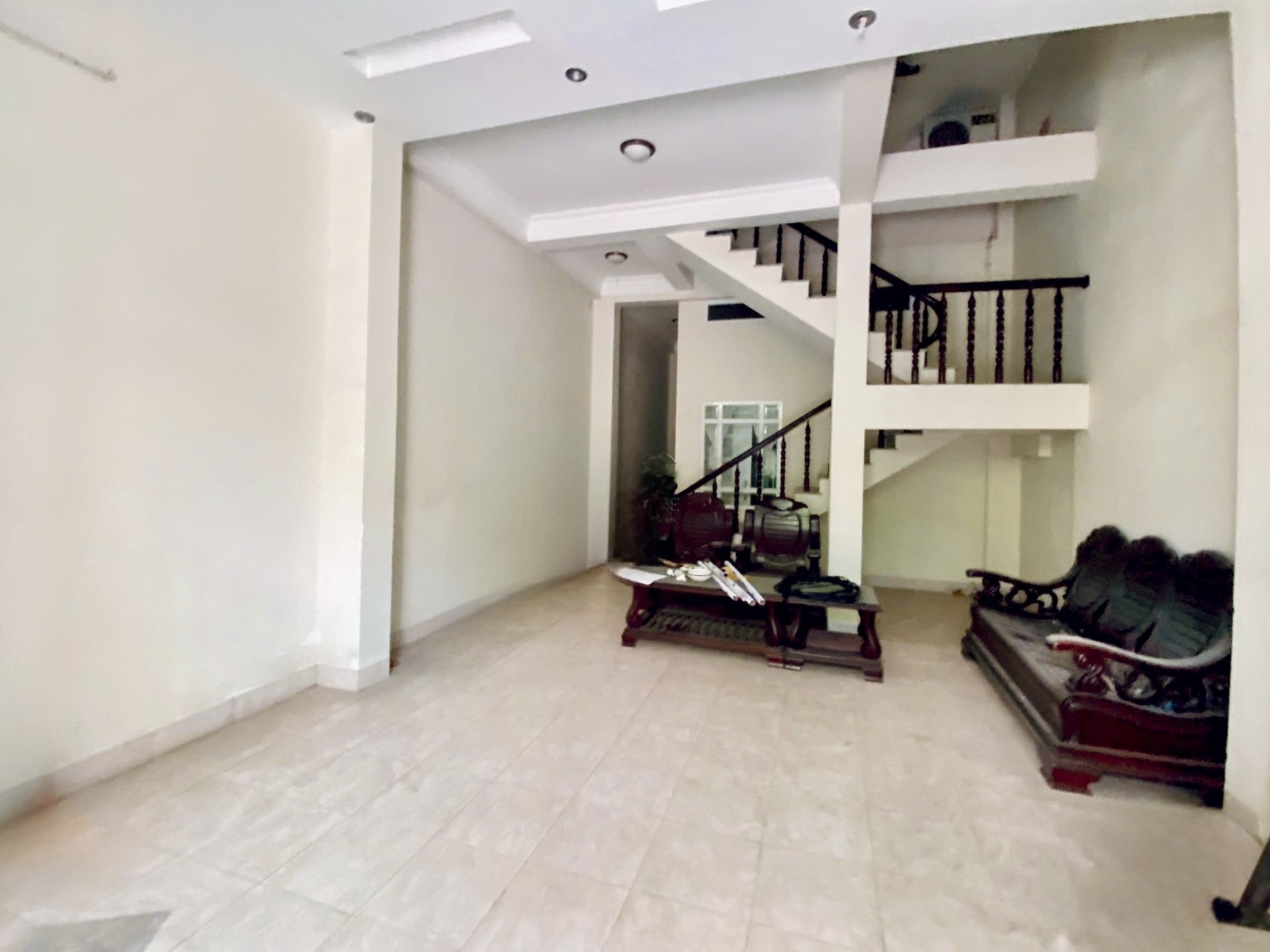 CHO THU&Ecirc; T&Ograve;A NH&Agrave; NGUY&Ecirc;N CĂN 6 TẦNG 8 PH&Ograve;NG NGỦ KHU VẠN THẠNH TRUNG T&Acirc;M NHA TRANG &ndash; DIỆN T&Iacute;CH 90M&sup2; NGANG 6M C&Oacute; S&Agrave;N TRỐNG V&Agrave; S&Acirc;N THƯỢNG GI&Aacute; 25 TRIỆU