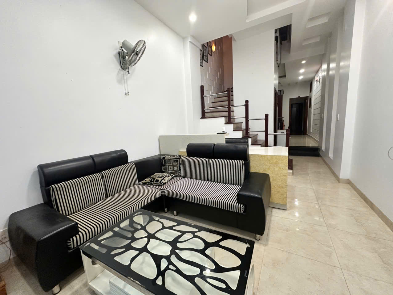 [SI&Ecirc;U PHẨM PHỐ T&Acirc;Y] CHO THU&Ecirc; NH&Agrave; 4 TẦNG HẺM &Ocirc; T&Ocirc; ĐƯỜNG H&Ugrave;NG VƯƠNG &ndash; 100M&sup2; &ndash; 5PN KH&Eacute;P K&Iacute;N FULL NỘI THẤT &ndash; KINH DOANH TỰ DO &ndash; GI&Aacute; 36TR