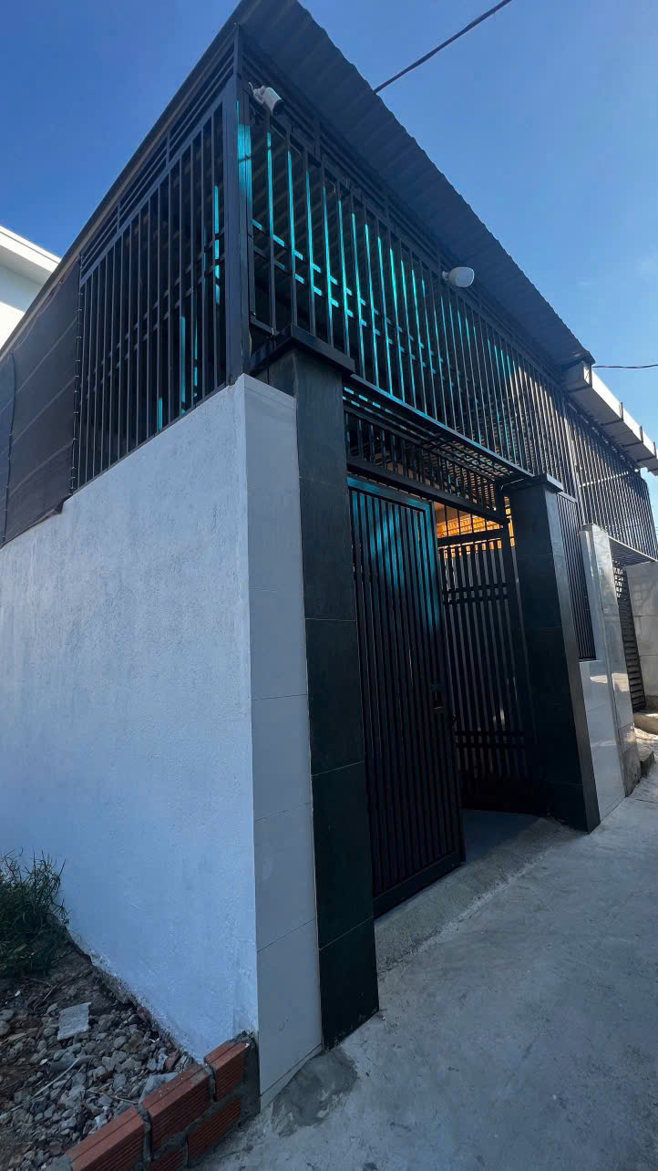 B&Aacute;N NH&Agrave; MỚI NỞ HẬU ĐẸP ĐƯỜNG VĨNH TH&Aacute;I NHA TRANG &ndash; DIỆN T&Iacute;CH 91M&sup2; S&Aacute;T V&Otilde; NGUY&Ecirc;N GI&Aacute;P V&Agrave; KĐT MỸ GIA &ndash; FULL NỘI THẤT GI&Aacute; 3 TỶ 200 TRIỆU